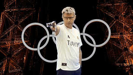 El tirador olímpico turco Yusuf Dikeç y el logotipo de los Juegos Olímpicos de París, collage