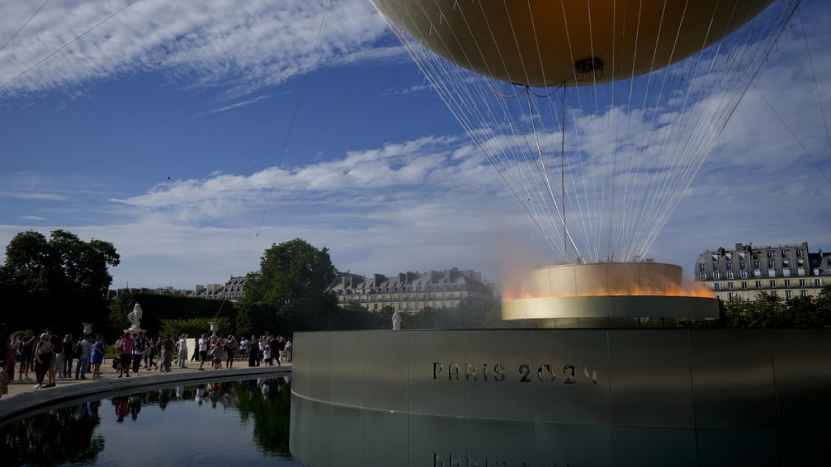 Das olympische Feuer in Paris 2024.