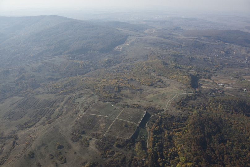 A paisagem do forte romano em Porolissum, Dácia.