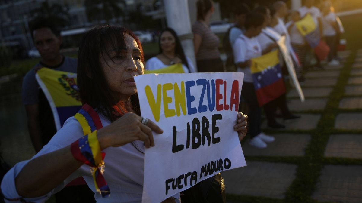 A venezuelai ellenzékkel szolidáris tüntető Brazíliában