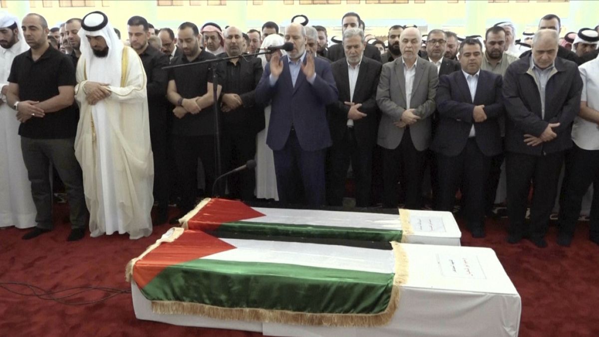 Una bandera palestina cubría el ataúd del líder de Hamás, asesinado en Teherán.