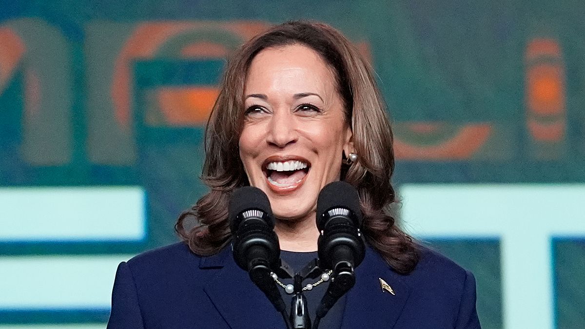 Kamala Harris Demokratların adayı olmak için yeterli oyu aldı