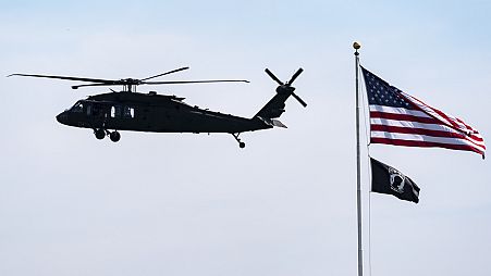 Un hélicoptère Blackhawk s'approche pour atterrir au Pentagone, mardi 23 juillet 2024, à Washington.