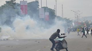Nigerians protest high cost of living as police arrest nearly 700