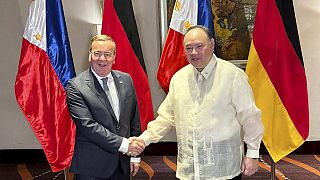 Deutscher Außenminister Boris Pistorius (links) und sein Amtskollege aus den Philippinen,  Gilberto Teodoro, trafen sich in Manila.