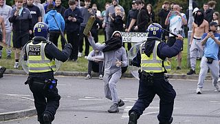 UK: Starmer condemns far-right riots