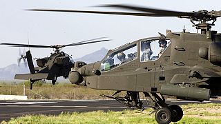 Assinados acordos de compensação com a Boeing e a General Electric para a compra de aviões AH-64E Apache