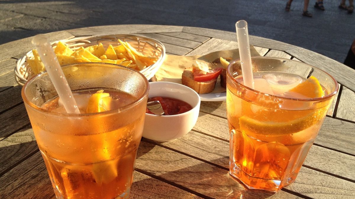 Os bacari são locais onde as pessoas normalmente vão antes do almoço ou do jantar para tomar um aperitivo.