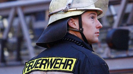 Feuerwehr kämpft nach Hoteleinsturz in Kröv - SYMBOL ARCHIVBILD 