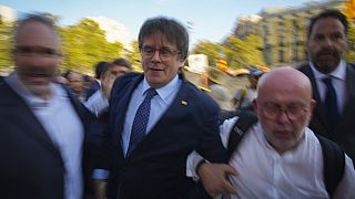 Carles Puigdemont à son arrivée à l'Arc de Triomphe à Barcelone.