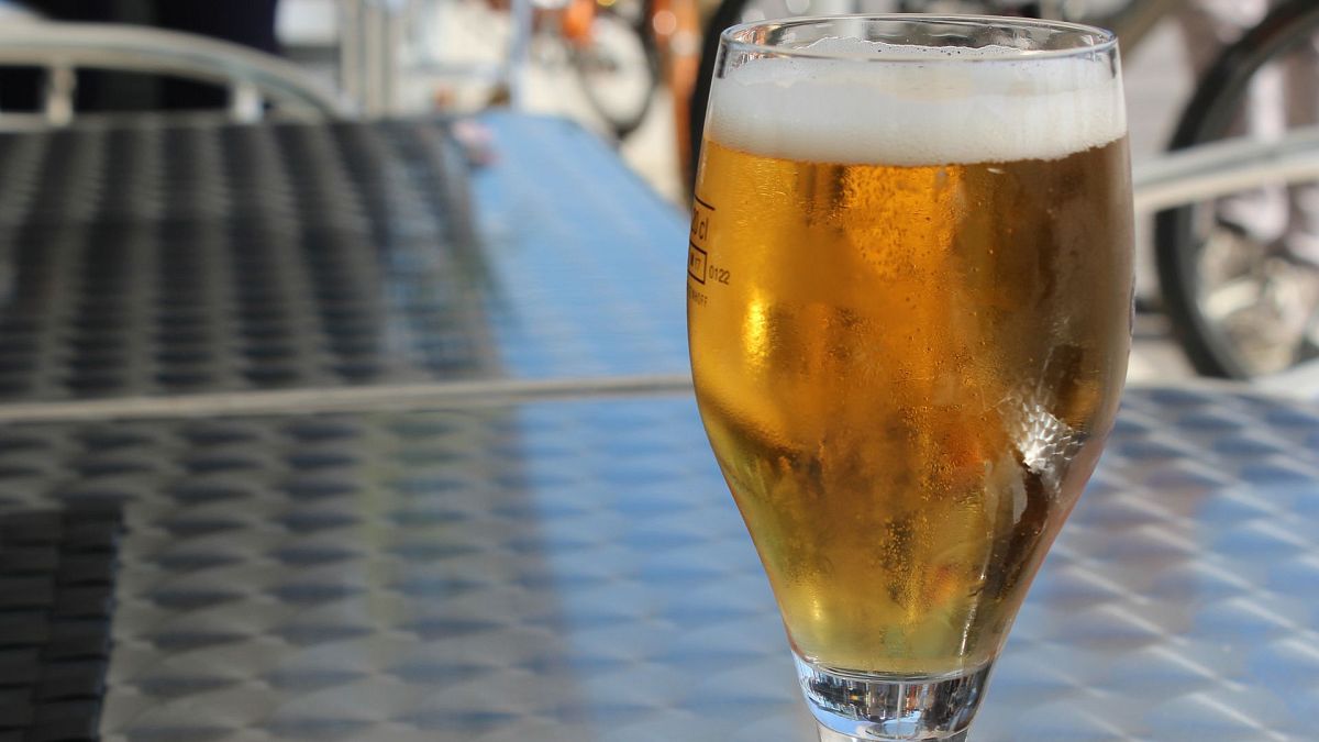 Portugal quer multar empresas que usaram a bandeira nacional para vender álcool