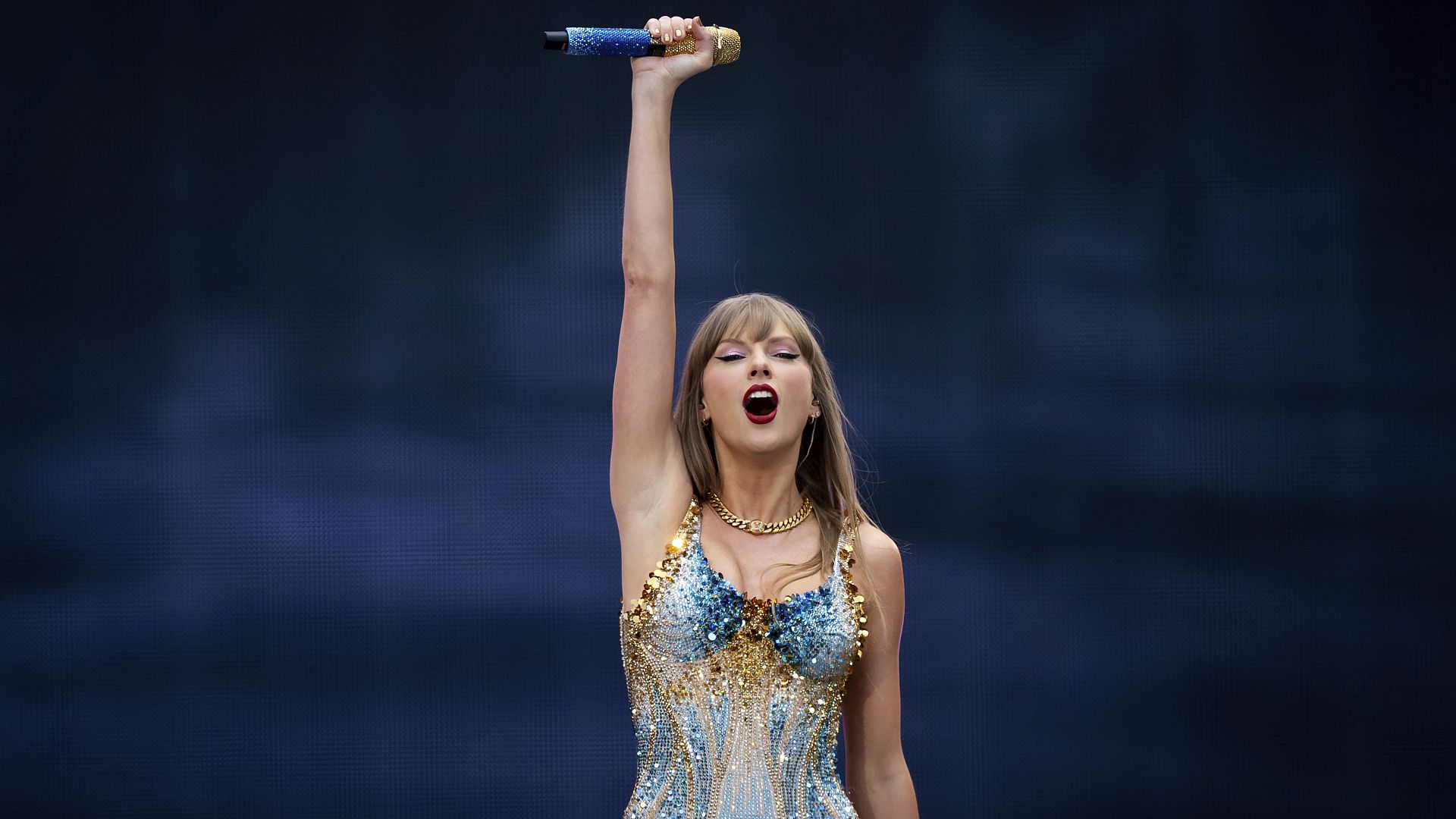 BRITISH POLICE evaluates threat level against Taylor Swift ahead of concerts in London. The singer is hated by Islamic and Christian extremists who believe she is a Witch and a Democrat 🚨