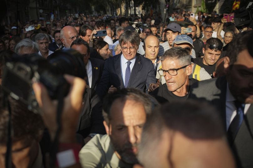 Puigdemont érkezése csütörtök reggel a spontán tüntetésre