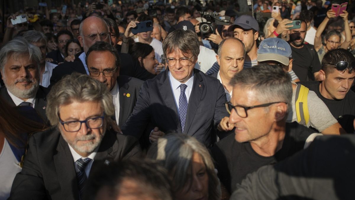 Conseller de Interior de Cataluña dando explicaciones por la huída de Puigdemont