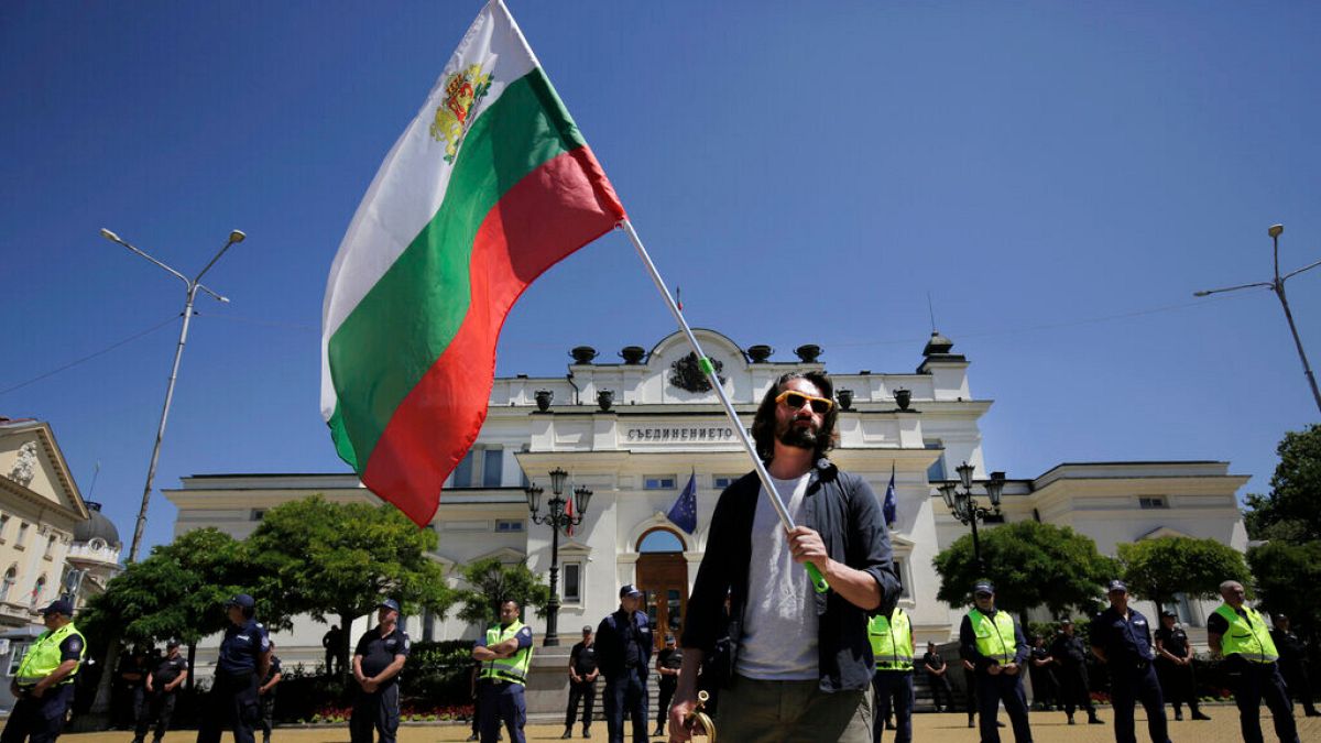 Dispositivo policial junto ao parlamento búlgaro