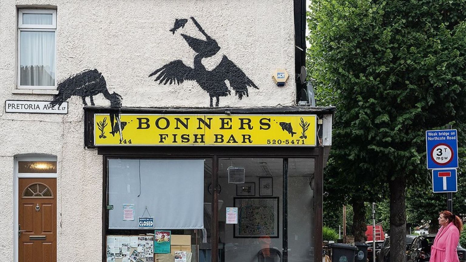 Hungry pelicans: Banksy confirms fifth street art piece of the week above  London chip shop | Euronews