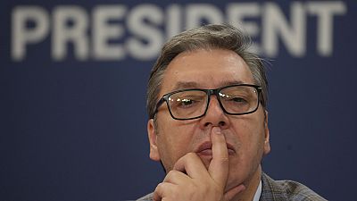 Der serbische Präsident Aleksandar Vucic hat die jüngsten landesweiten Demonstrationen gegen die Genehmigung eines neuen Bergbauprojekts scharf kritisiert. 