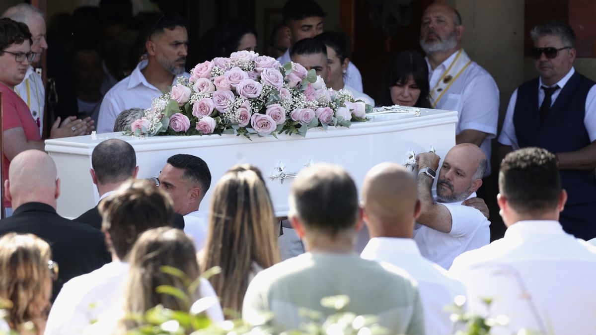 Funeral de Alice, una de las niñas asesinadas en Southport, Inglaterra, en una clase de baile con temática de Taylor Swift.