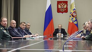 Il presidente russo Vladimir Putin durante una riunione d'urgenza per la sicurezza dopo l'attacco sulla regione di Kursk al confine con l'Ucraina, 12 agosto 2024 