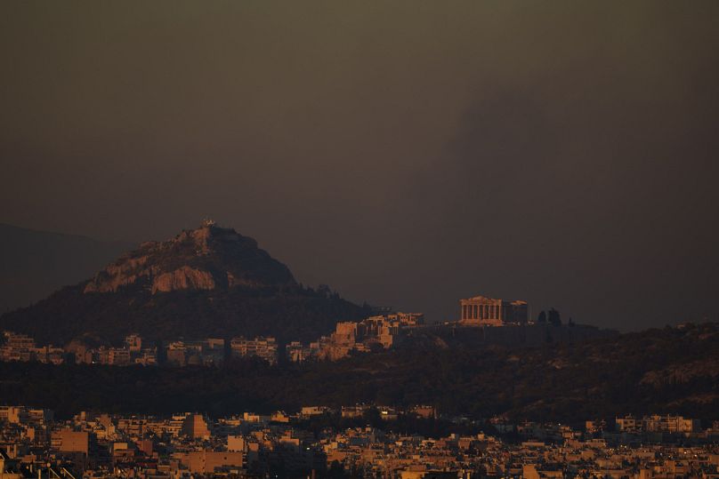 Rauchwolken der Brände über Athen