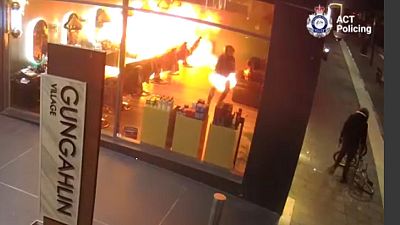 Incendio provocado en una peluquería de Camberra, Australia. 