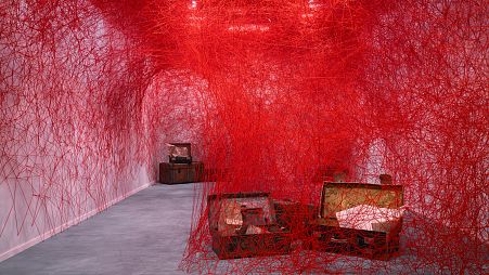 Chiharu Shiota'dan "Dünyayı Sanat Eserine Çevirmek."