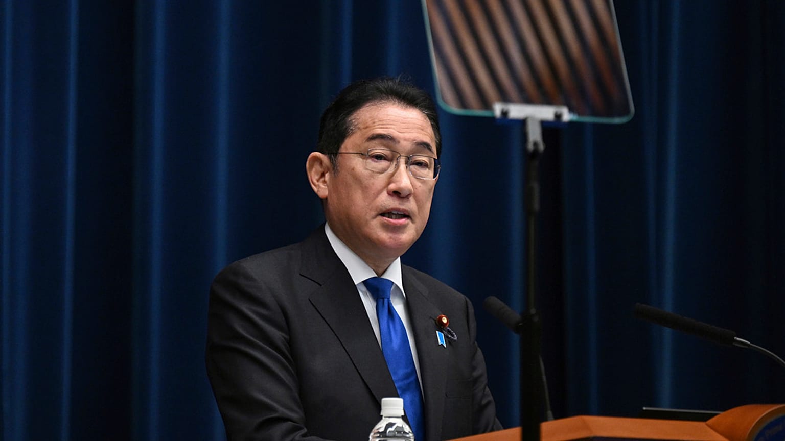 Japan set for new PM as Kishida bows out of party leadership contest ...