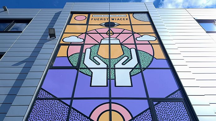 Berlino, il birrificio contro lo spreco: birra alimentata dal sole e gli scarti nutrono gli animali