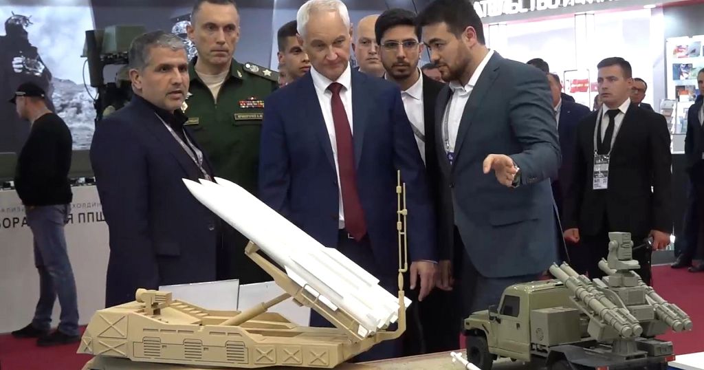 Russia shows off its latest weaponry at military forum