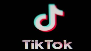 TikTok yeme alışkanlıklarını olumsuz şekilde etkileyebiliyor.