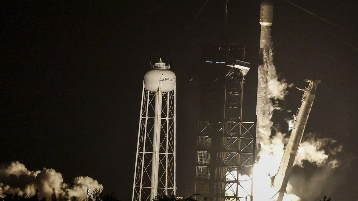 Kennedy Uzay Merkezi'nden fırlatılan bir Falcon 9 roketinin görünümü, 23 Mart 2024