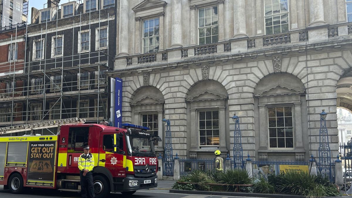 Incêndio na Somerset House em Londres