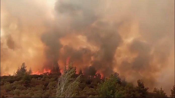 Tuchia: brucia ancora la provincia di Muğla, in una settimana oltre 100 incendi nel Paese