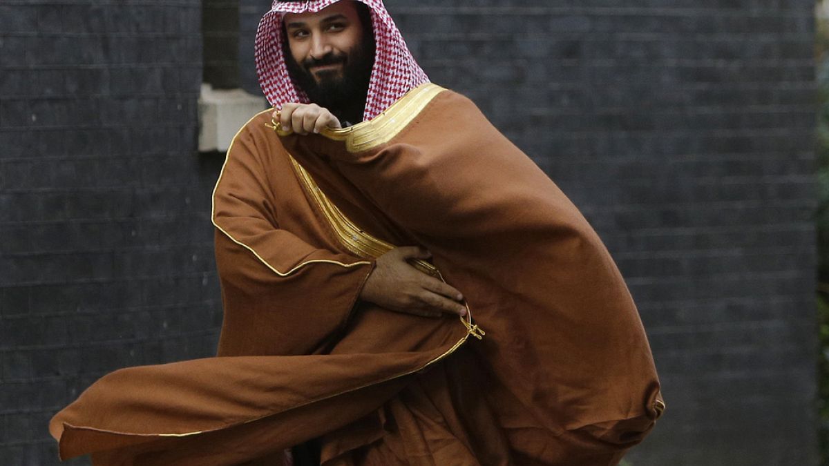 ولي العهد السعودي الأمير محمد بن سلمان يصل للقاء رئيسة الوزراء البريطانية السابقة تيريزا ماي في لندن، بريطانيا