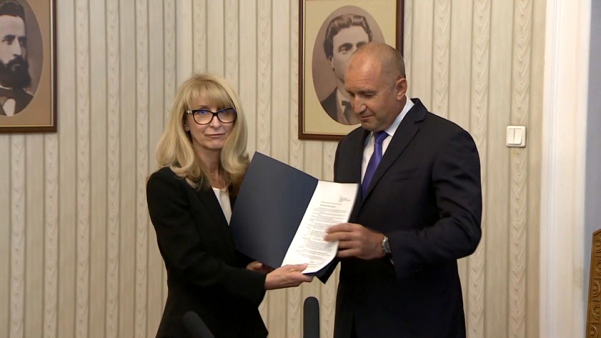 Le président bulgare Roumen Radev et la première ministre désignée Goritsa Grantcharova.