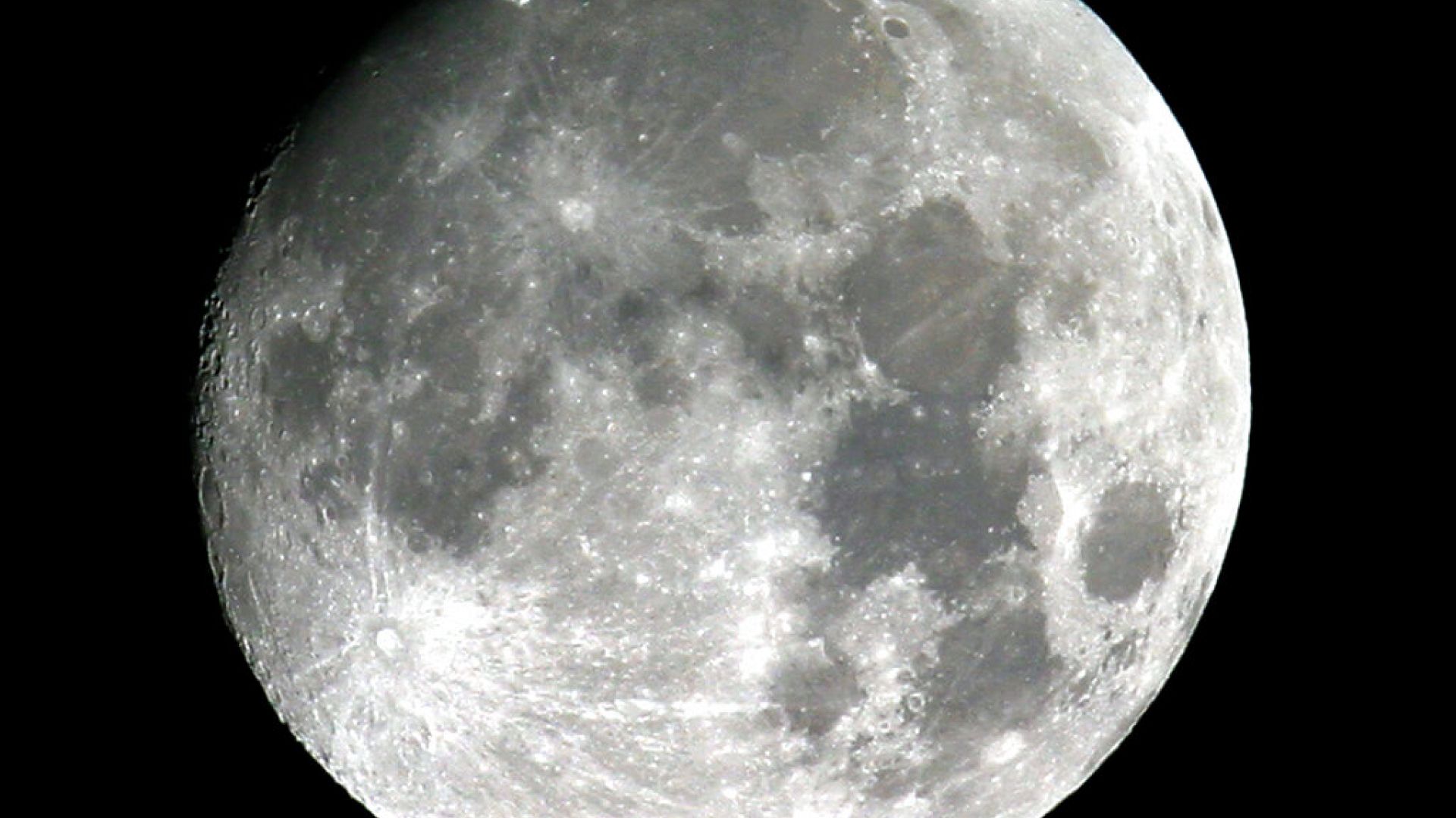 Super Lua Azul: O que é e quais os melhores sítios para ver a superlua ...