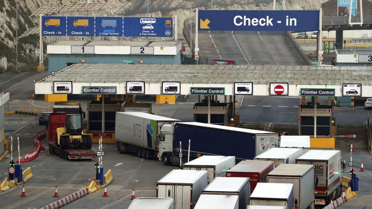 From November, some travellers will face new EU border controls as Entry/Exit Scheme launches