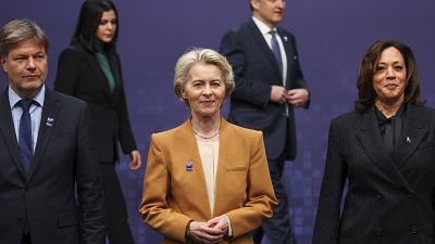 A Presidente da Comissão Europeia, Ursula von der Leyen, e a Vice-Presidente dos EUA, Kamala Harris   