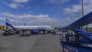 Hindistan merkezli havayolu şirketi IndiGo'nun bir uçağı Kempegowda Uluslararası Havalimanı'nda görülüyor, Bangalore, 16 Eylül 2022.