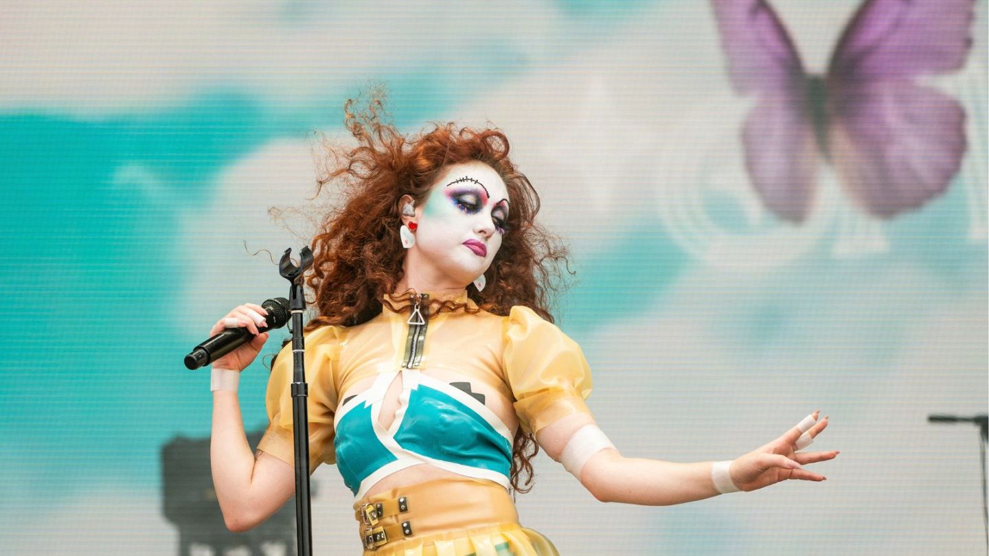 Vibrant stage performance at Weed Festival 2025 showcasing artistic expression