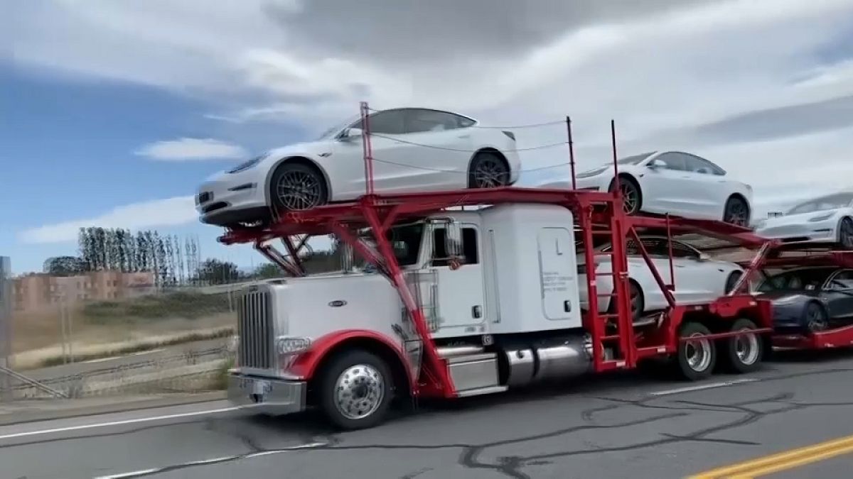 Aumento das tarifas já estão a contribuir para a queda das vendas dos veículos elétricos. 