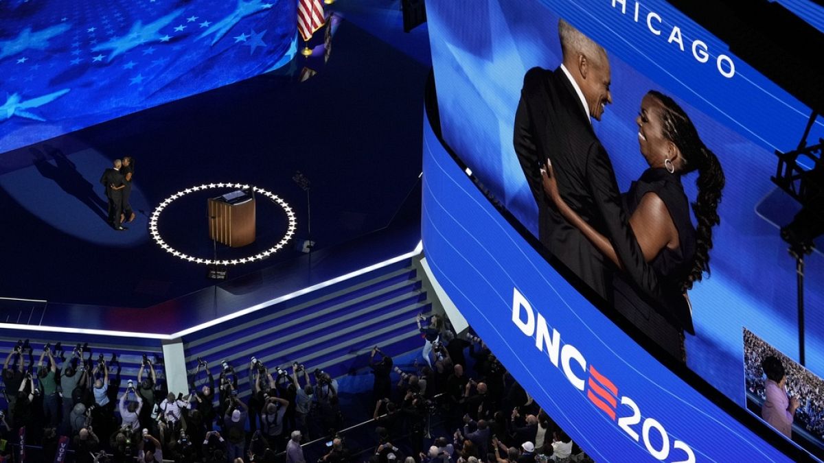 O casal Obama esteve no palco da convenção do Partido Democrata em Chicago. 