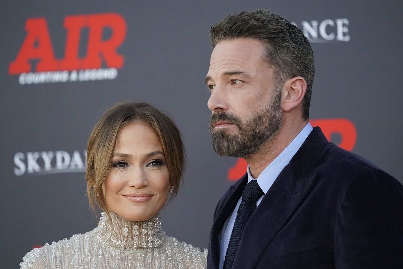 Jennifer Lopez y Ben Affleck llegan al estreno mundial de 'Air'.