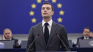 Jordan Bardella lors d'un débat sur le soutien de l'UE à l'Ukraine au Parlement européen à Strasbourg le 17 juillet 2024. 