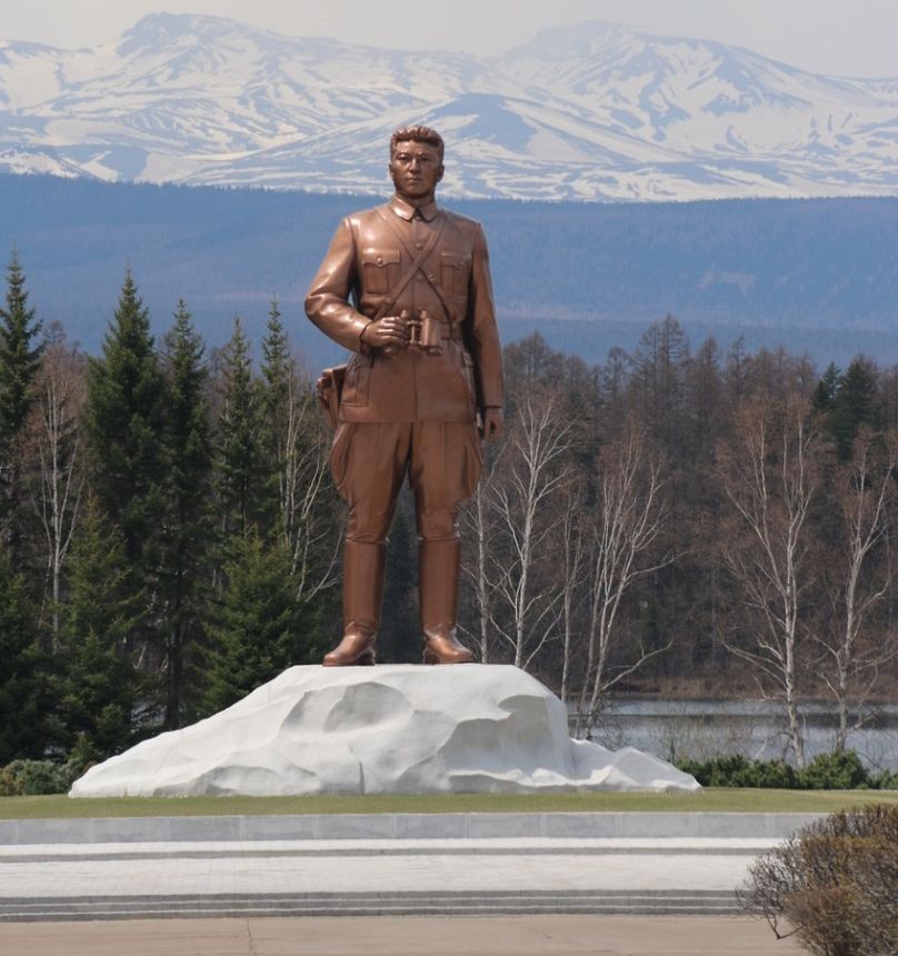 La statua in bronzo di Kim Il-sung a Samjiyon