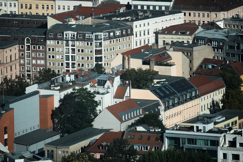 Vue sur une zone du quartier Mitte dominée par des immeubles résidentiels à Berlin, Allemagne, le jeudi 7 septembre 2023.