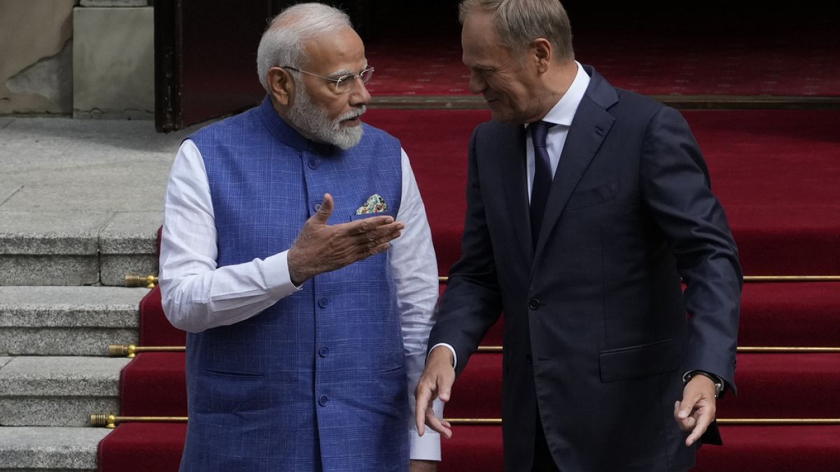 Narendra Modi com Donald Tusk