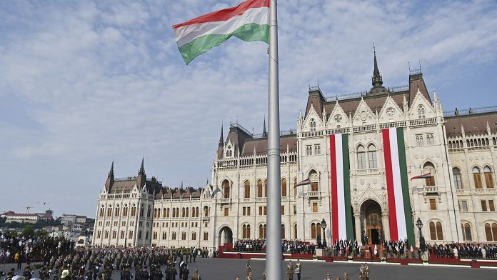 Ungheria, un ministro si offre di pagare biglietto di "sola andata" ai migranti per Bruxelles