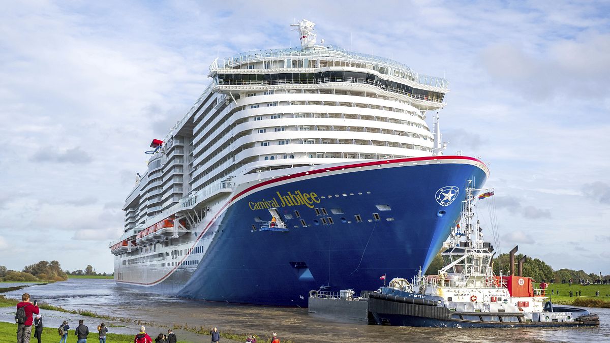 Cruise ship 'Carnival Jubilee' is transferred from the Papenburg-based Meyer Werft shipyard to the North Sea. Papenburg, Germany. 30 October 2023.