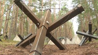 Ausrüstung im litauischen Verteidigungspark zur Mobilitätsbekämpfung in Pabradė, 22. August 2024